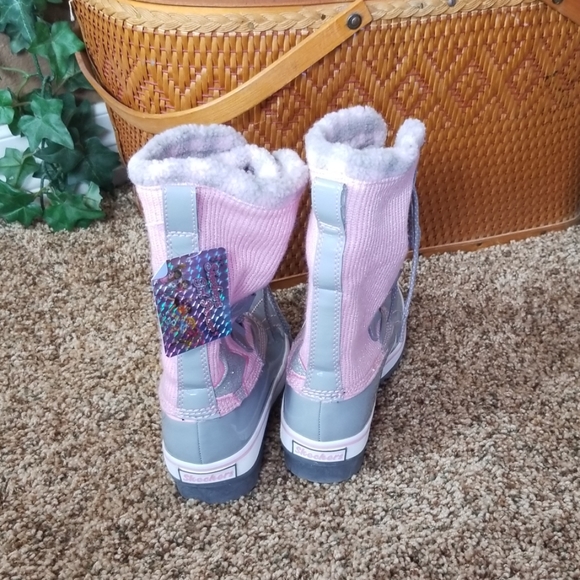 Skechers Boots Pink/Grey Sz 4 Snowboots - Picture 3 of 5